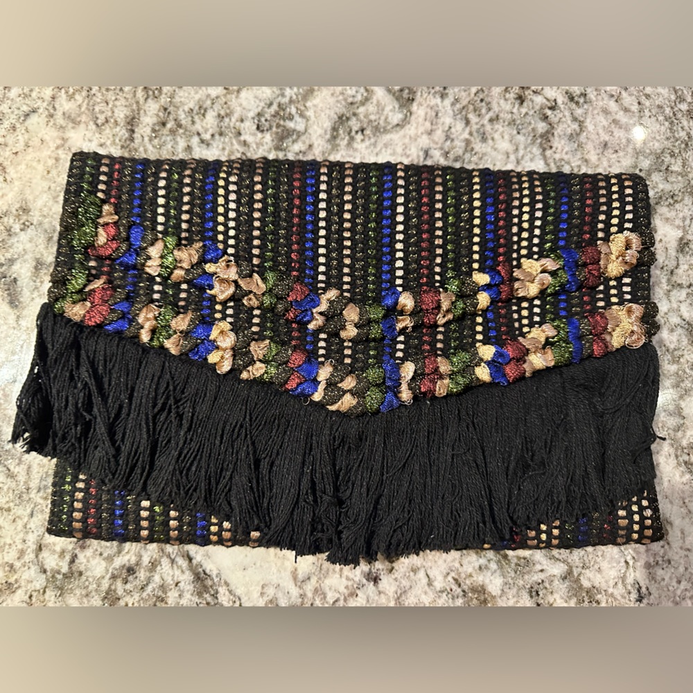 Stella & Dot TAJ Clutch in Metallic.